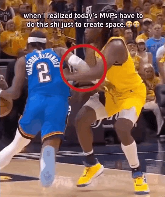 IM电竞游戏-比赛中对裁判的判罚有争议时该如何应对?